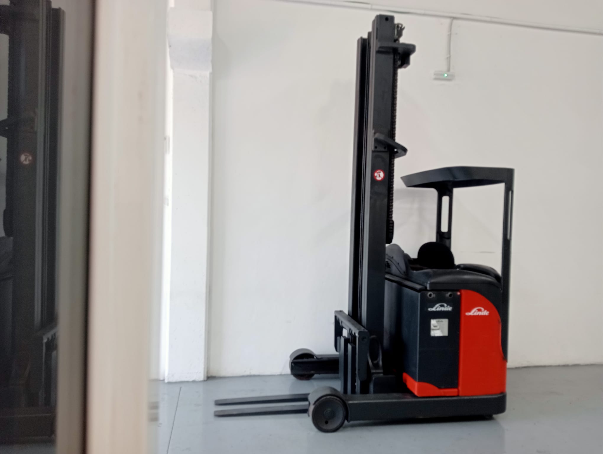 RETRÁCTIL LINDE R16 03. 2
